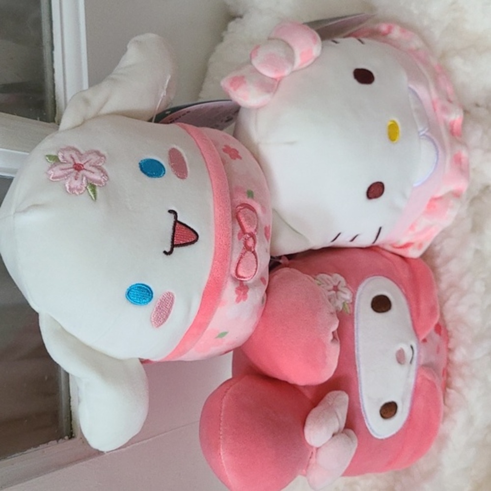 Hello Kitty Sakura Set 🌸 - Picture 2 of 6
